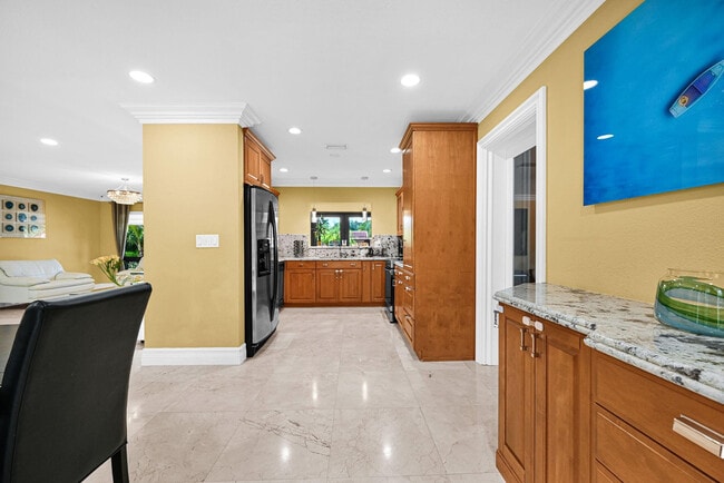 Building Photo - 836 Orchid Dr