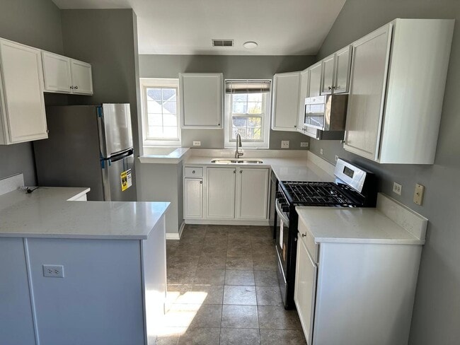 Building Photo - 2211 Waterleaf Ct