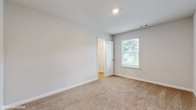 Building Photo - 3302 Bridgewood Dr