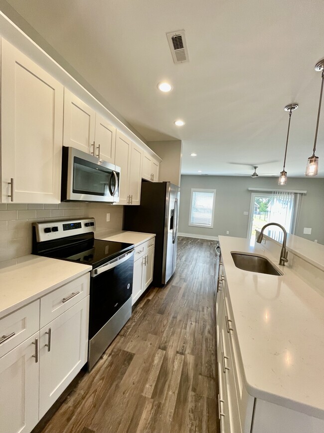 Building Photo - 55 Zentry Pl