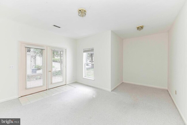 Building Photo - 3105 White Daisy Pl