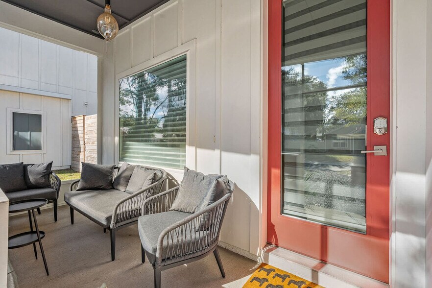 Building Photo - 21 Pearl St