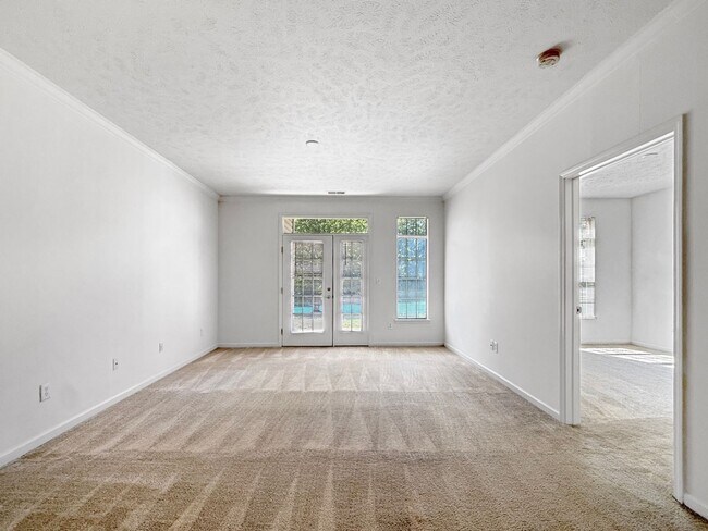 Building Photo - Grand Lakeside Escape: Spacious 3-Bedroom ...