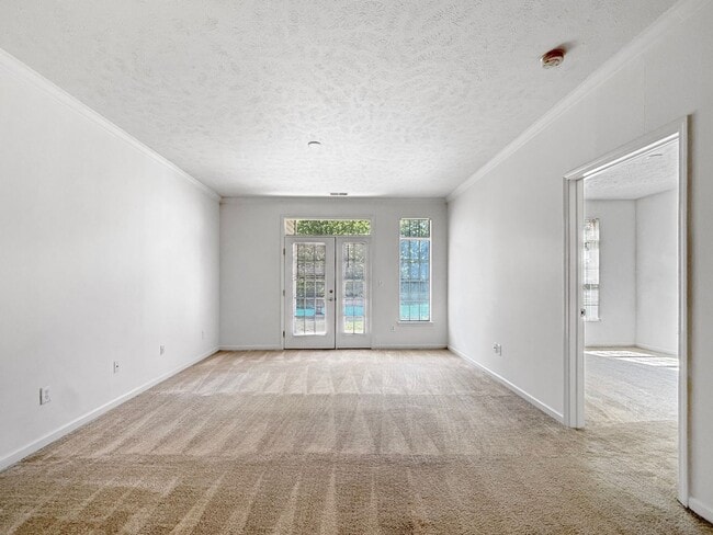 Building Photo - Grand Lakeside Escape: Spacious 3-Bedroom Retreat in Lakeshore Community