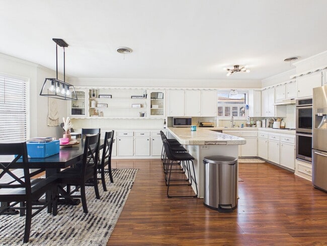 Building Photo - 7727 Cervin Dr