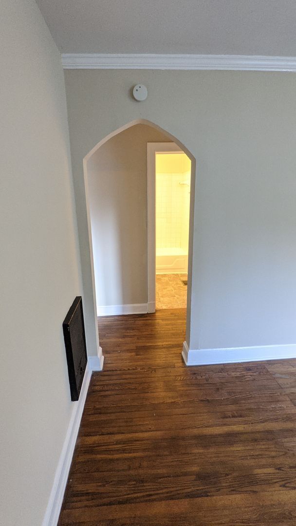 Building Photo - LOCATION ! Washer/Dryer Included 2 Bedroom