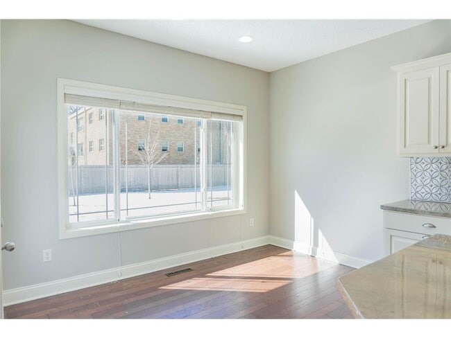 Building Photo - 1464 Ravoux Ln