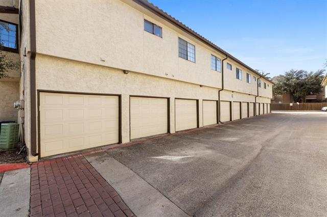 Building Photo - 5590 Spring Valley Rd