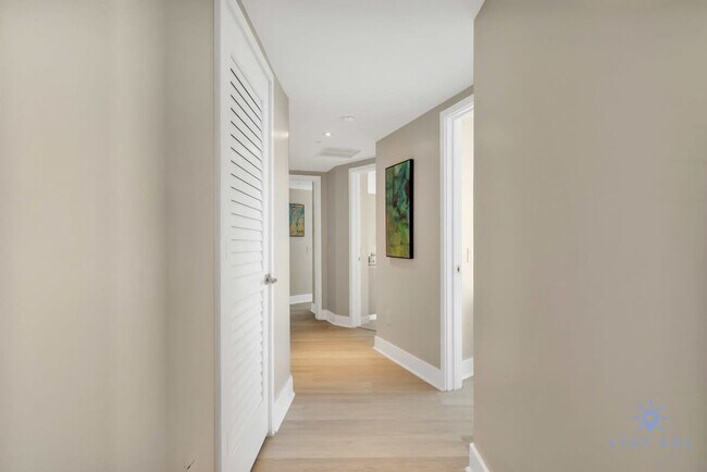 Building Photo - 4111 S Ocean Dr