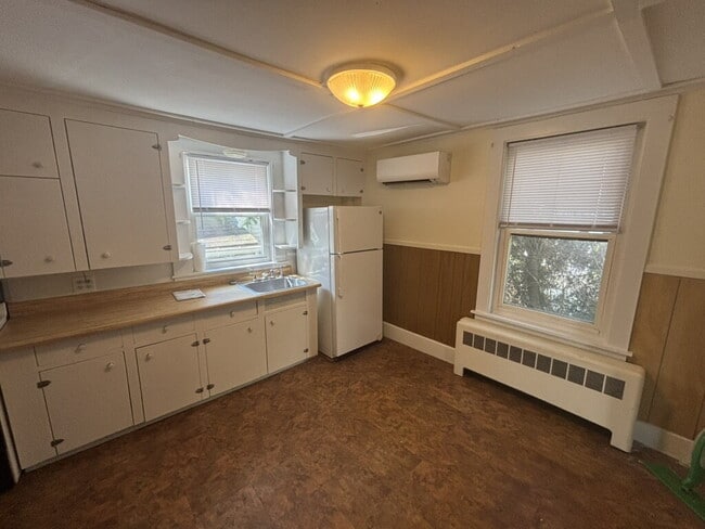 Building Photo - *** Studio Apartment for Rent – Historic B...