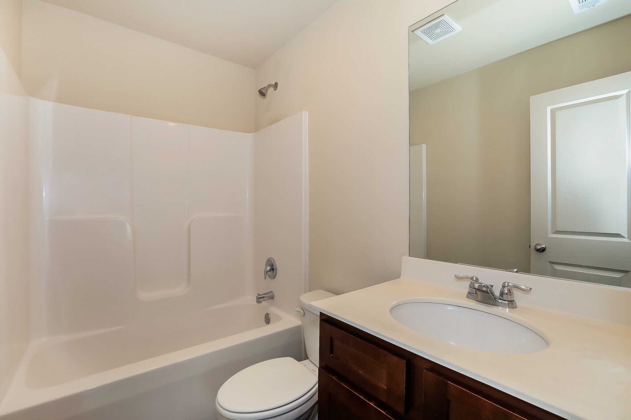 Building Photo - 968 Creekview Rd