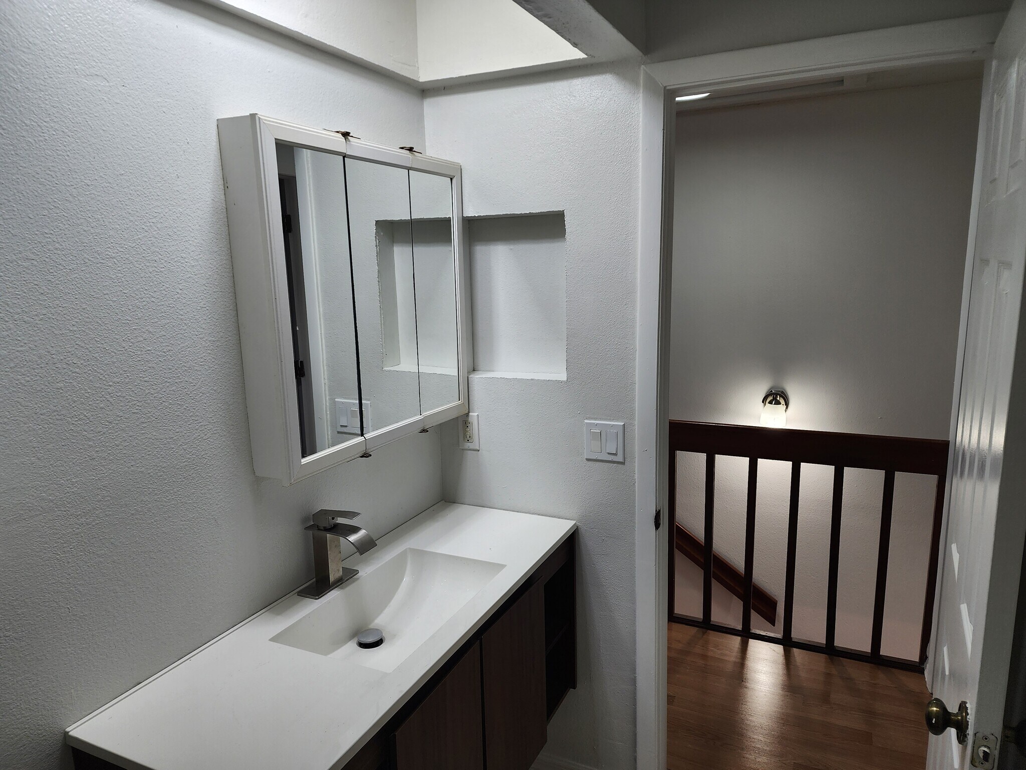 Upstairs Bathroom - 2751 S Pines Dr
