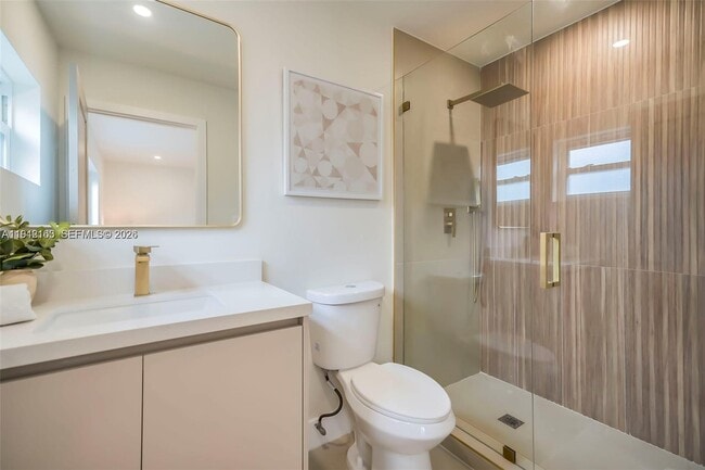 Building Photo - 2621 SW 19th St