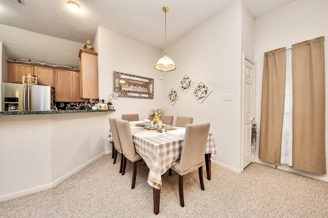 Building Photo - 1611 Bob White