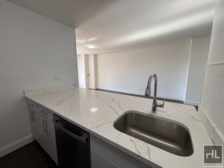 Building Photo - East 82nd Street