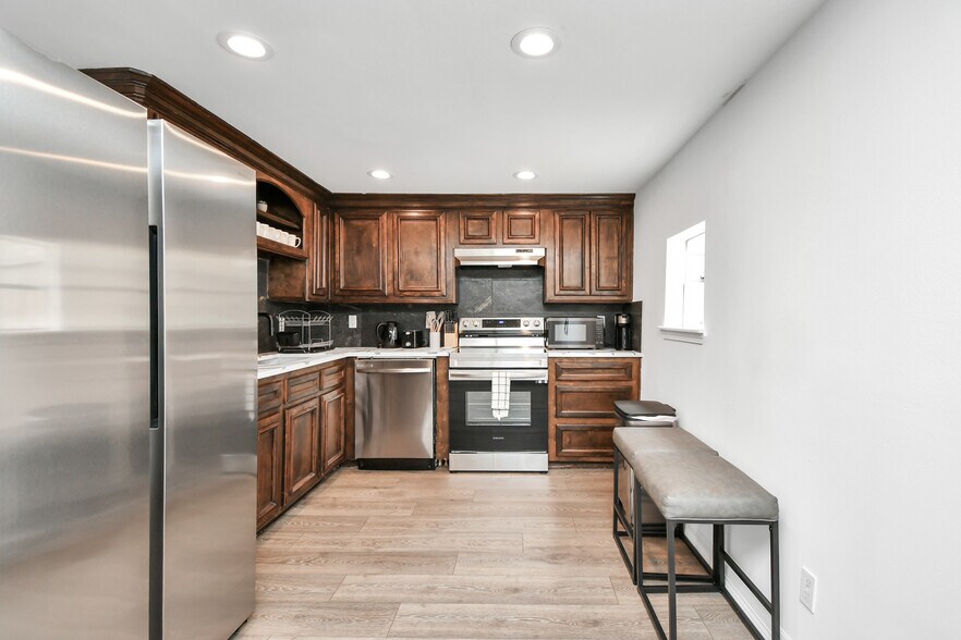 Building Photo - 2520 Barbee St