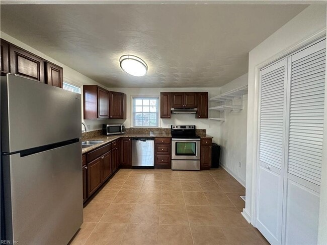 Building Photo - Adorable Ranch Home in Sherwood Forest!