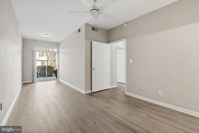 Building Photo - 9212 Azure Ct