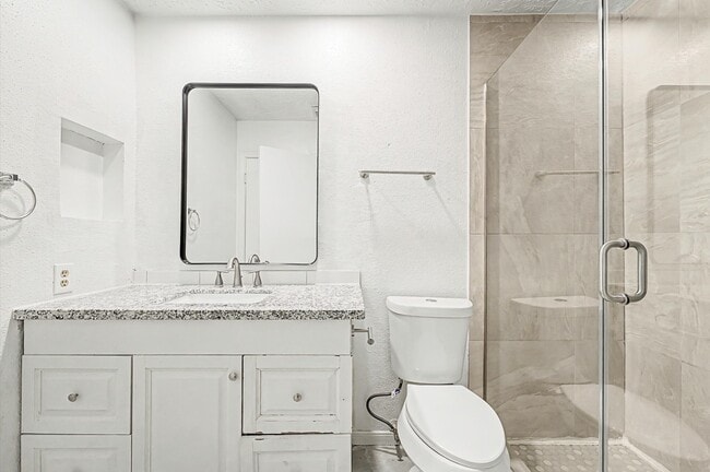 Building Photo - 8334 Country View Dr