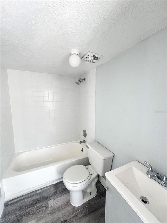 Building Photo - 704 Cordova Dr