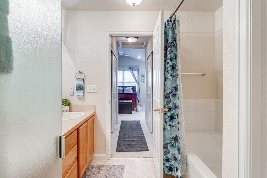 Building Photo - 15555 E 40th Ave