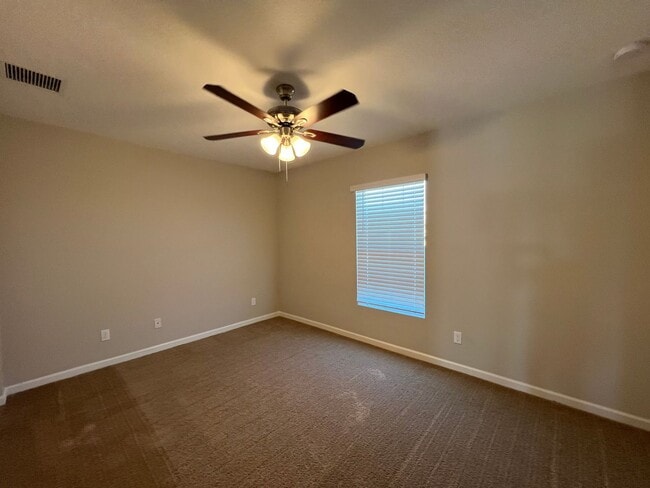 Building Photo - 4/2 In Torino