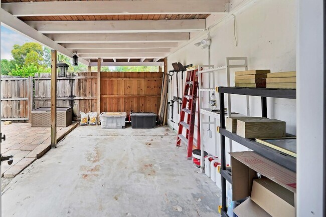 Building Photo - 1101 SW 1st Ave