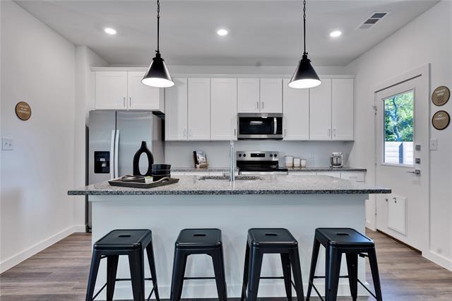 Building Photo - 3949 Bernese Dr