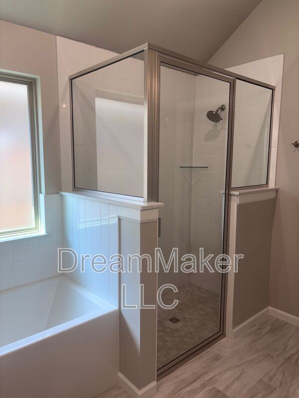 Building Photo - 3010 Hollow Crest Ln