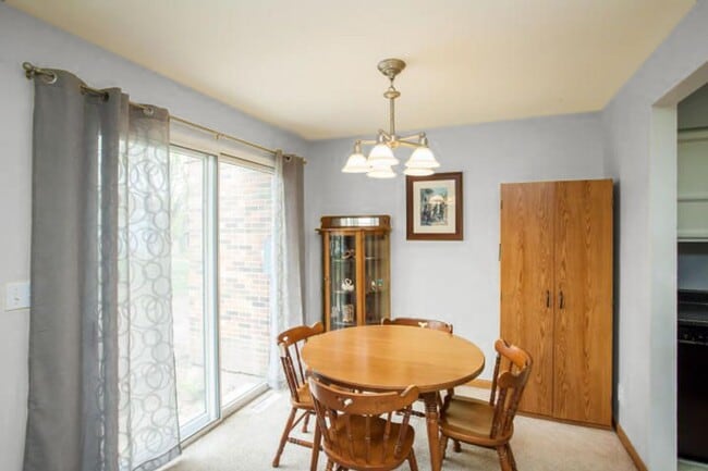 Building Photo - 3-Bedroom 1.5-Bathroom North Ames Townhome