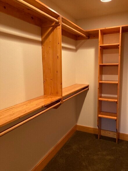 Building Photo - 18319 E Riverway Ave