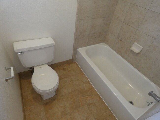 Building Photo - Townhouse in South Santa Maria with 1 car ...