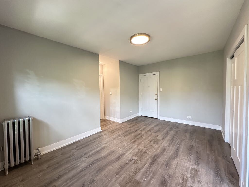 Building Photo - 4644 N Paulina St