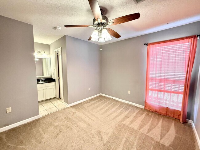 Building Photo - 955 Ridgepoint Ct