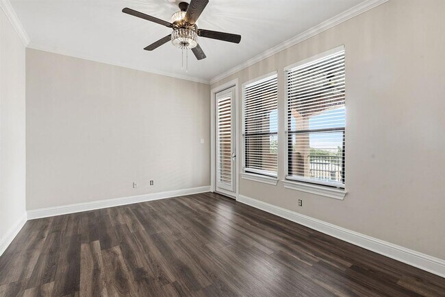 Building Photo - 1028 Villa Hill Dr
