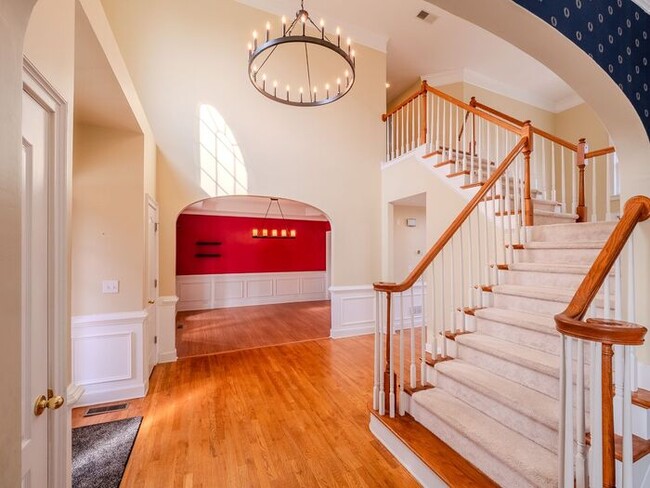 Building Photo - 12872 Waterside Dr