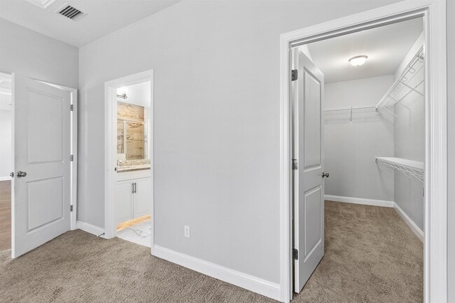 Building Photo - 8756 Glen Oak Trail