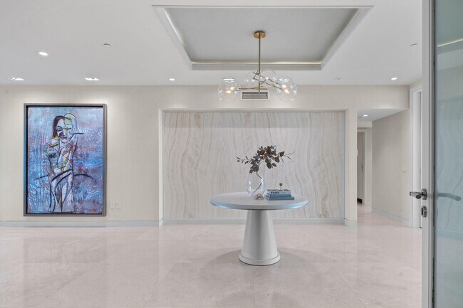 Building Photo - 101 S Fort Lauderdale Beach Blvd