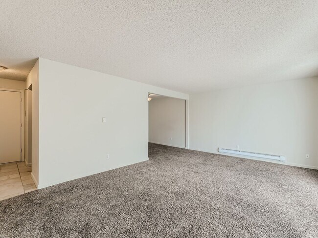Building Photo - Immaculate 2 Bedroom Condo @ A Convenient Lynnwood Location!