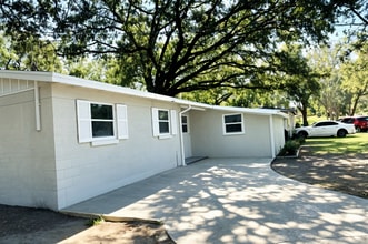 Building Photo - 2235 Looking Glass Ln
