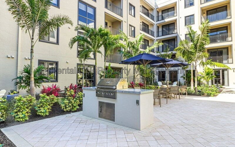 Building Photo - 414 Cape Coral Pkwy E