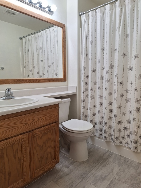 Building Photo - 3535 Village Dr