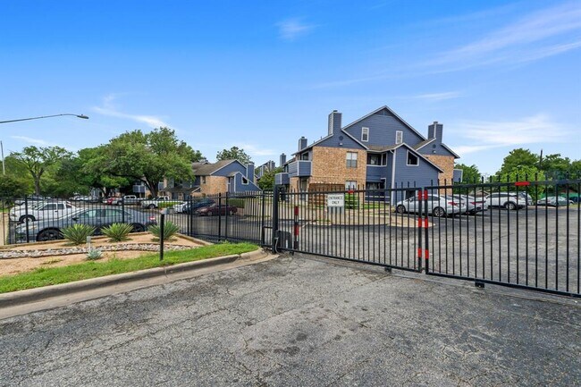 Building Photo - 2500 Burleson Rd