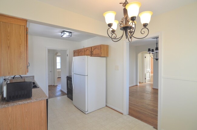 Building Photo - 27 Sunnymede Dr