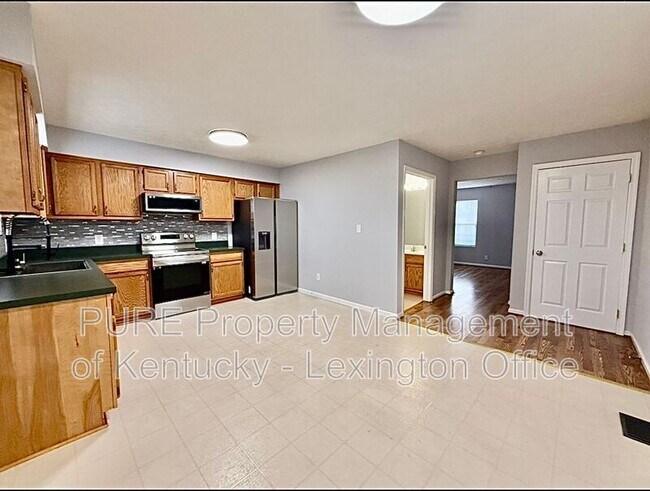 Building Photo - 520 Tomahawk Dr