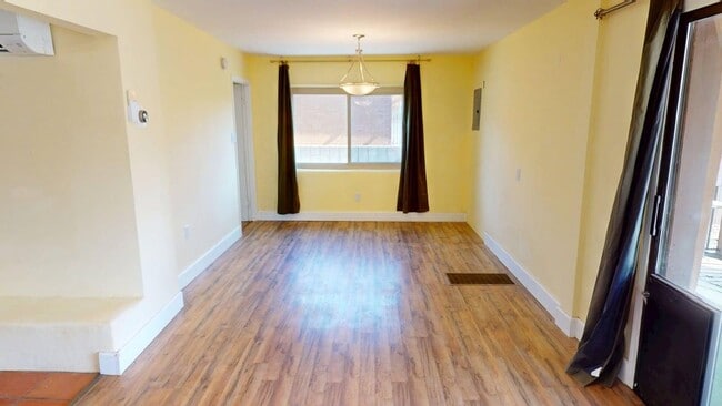Building Photo - Eco-FriendlySouthwest Gem with Gardens & S...