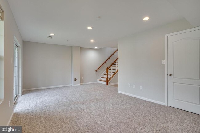 Building Photo - 2895 Sedgemore Pl
