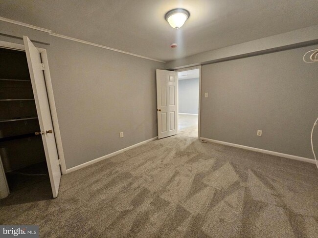 Building Photo - 102 Hannes St