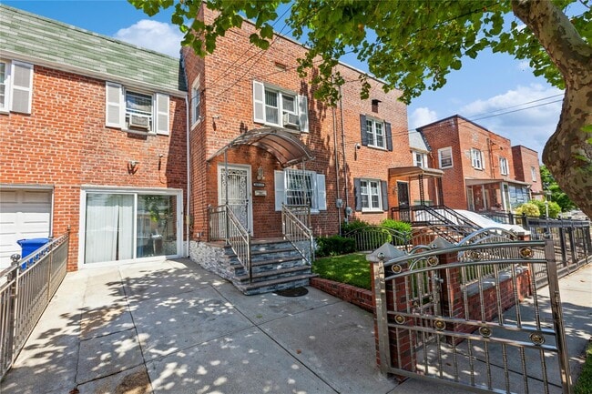 Primary Photo - 165-35 144th Terrace