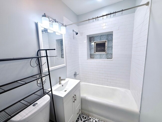 Building Photo - 7151 S East End Ave